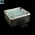 Minispa da 210x210 cm completa di 64 idrogetti, bluetooth e cromoterapia MI058