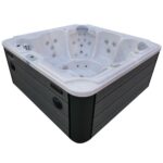 210x210cm square mini spa with 52 hydrojets, ozone therapy, LED radio MI032