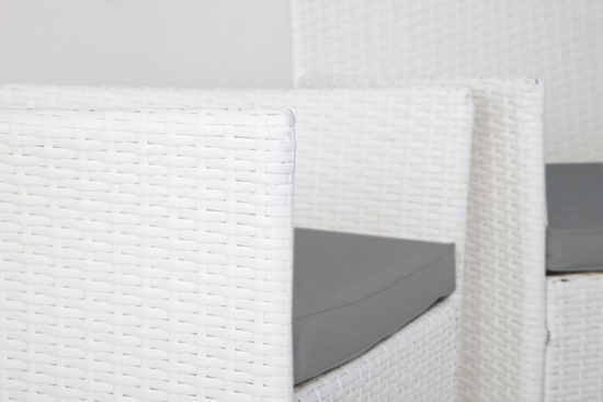 Arredo_Stefy_disponibile_bianco_in_polyrattan_cuscini__1598272959_390 Arredo da giardino Stefy composto da tavolo e poltroncine in rattan disponibile in 2 colori