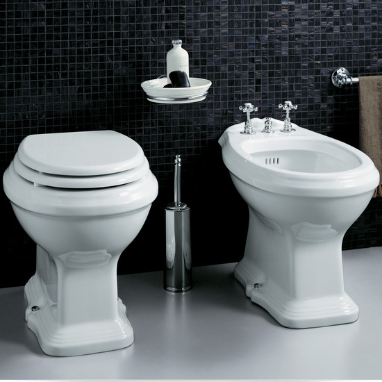 bidet_e_water_a_terra_sanitari_stile_classico_222__1594803792_750 Serie completa di Vaso e Bidet in ceramica stile Old England con scarico a parete oppure a pavimento