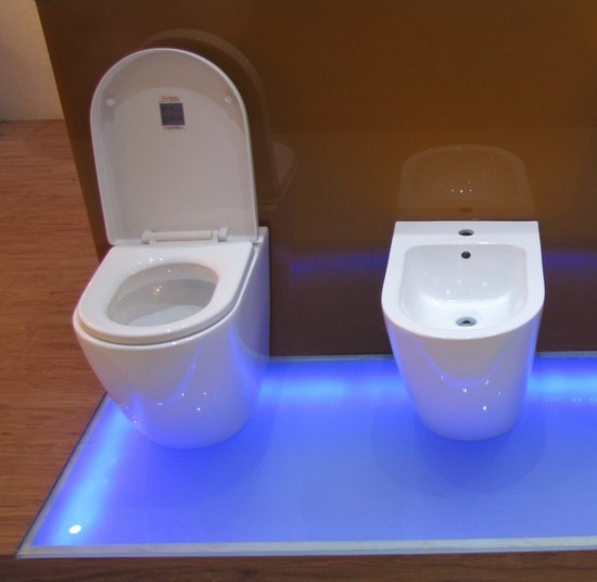 sanitari_a_terra_esse1_wc_bidet_copriwater_dettagli__1561370925_506 Coppia sanitari wc bidet sospesi o a terra filo muro copriwater incluso modello Esse1