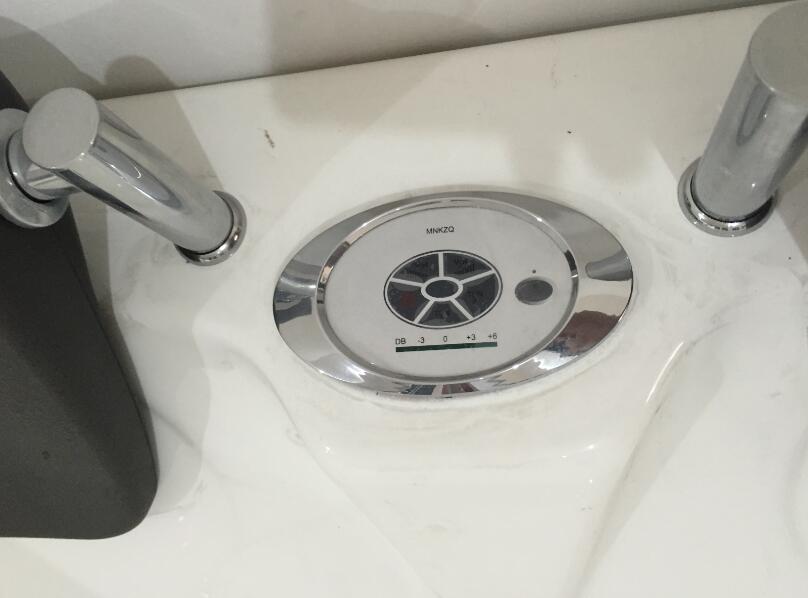 vasca_da_bagno_170x115_full_optional_va83_94731__1623999580_871 Whirlpool bathtub 170x115 cm with 15 jets and radio VA105