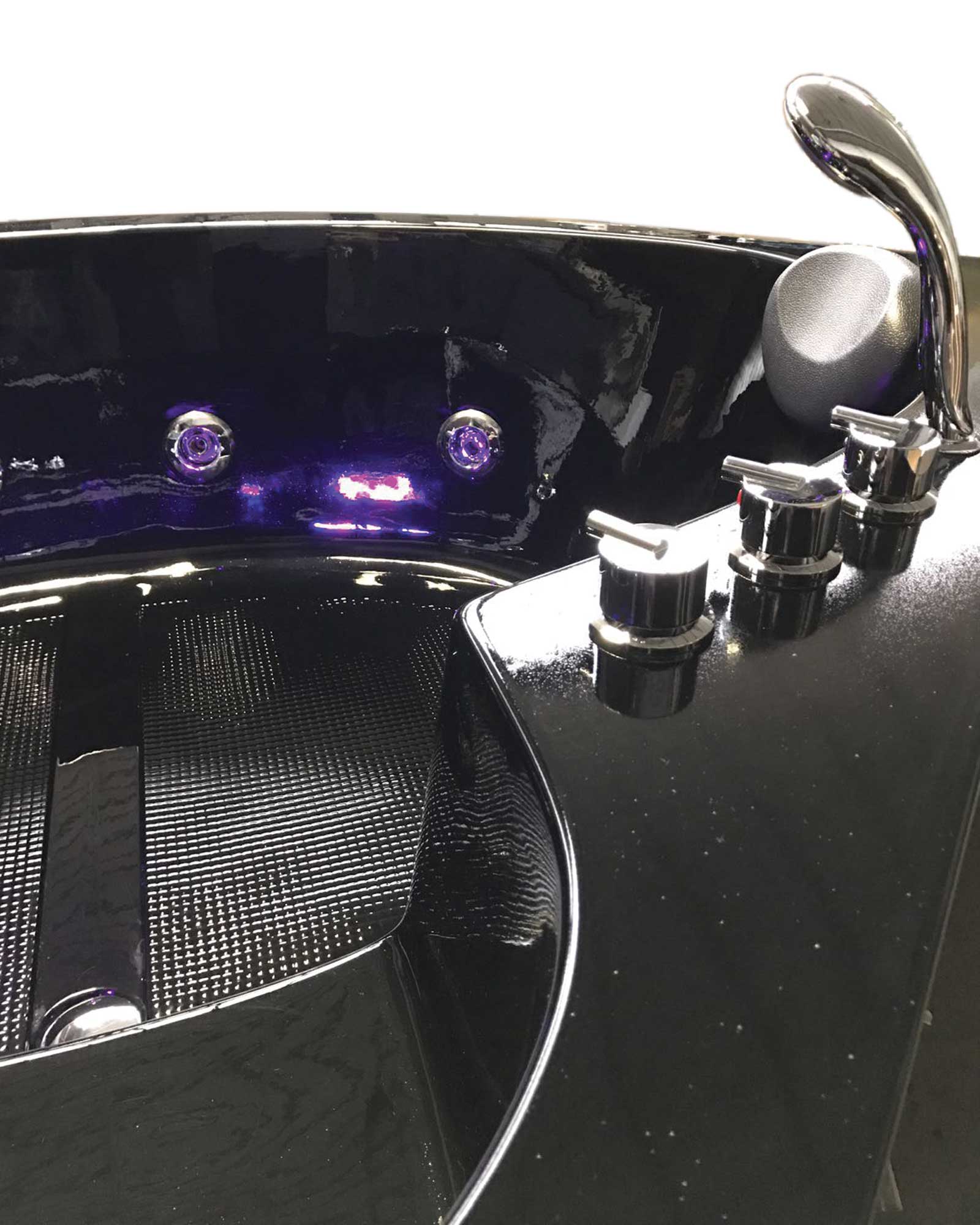 vasca_da_bagno_idromassaggio_angolare_nera_rubinetteria__1623763290_950 150x150 semicircular whirlpool bathtub with 14 jets VA95